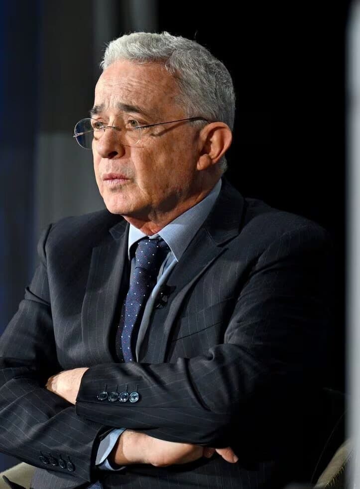 CASO ÁLVARO URIBE VÉLEZ
